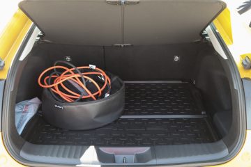 Toyota Prius plug-in (11)