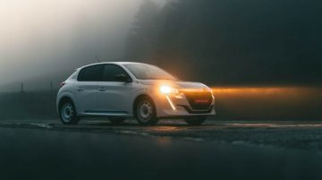 https___www.carscoops.com_wp-content_uploads_2023_11_Peugeot-208-Rallye-2-1024x571
