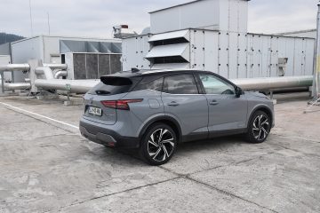 NISSAN QASHQAI 02