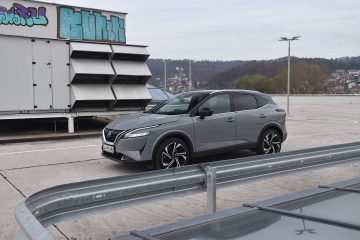 NISSAN QASHQAI 03