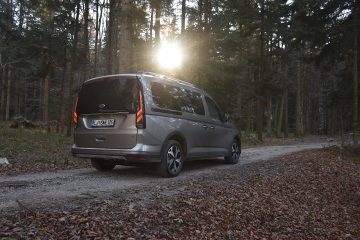 FORD TOURNEO CONNECT AWD 05