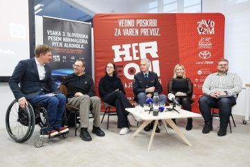 Heroji-furajo-v-pizamah-F1_Udelezenci_strokovne_razprave