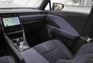 LEXUS_LBX_Cool_copper_sonic_bi-tone_detail_016