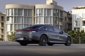 US-Behörden geben grünes Licht: Mercedes-Benz erhält weltweit erste Genehmigung für den Einsatz spezieller Außenbeleuchtung für automatisiertes Fahren

Mercedes-Benz receives approvals for turquoise-coloured automated driving marker lights in Califor