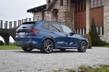BMW X5 50e 02