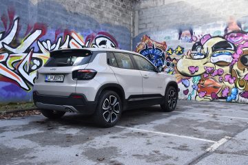 JEEP AVENGER 06