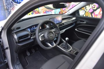 JEEP AVENGER 11