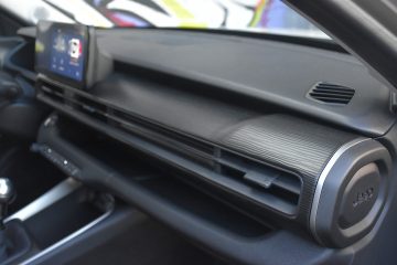 JEEP AVENGER 14