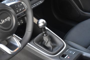 JEEP AVENGER 18