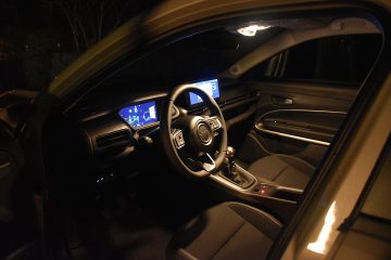 JEEP AVENGER 21