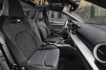 SEAT-celebrates-40-years-of-its-most-iconic-model-with-the-Ibiza-Anniversary-Limited-Edition_03_HQ