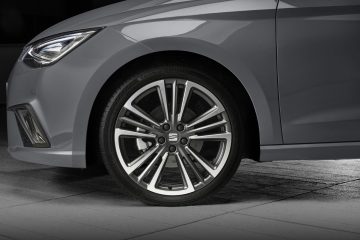 SEAT-celebrates-40-years-of-its-most-iconic-model-with-the-Ibiza-Anniversary-Limited-Edition_05_HQ
