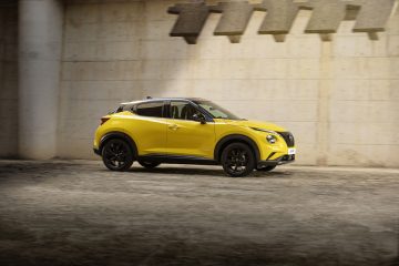 JUKE MC 2024 - Exterior _ iconic yellow body color - N-Sport - dynamic profile view