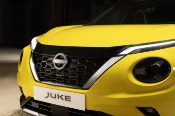 JUKE MC 2024 - Exterior _ iconic yellow body color - N-Sport - headlamps view