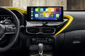 JUKE MC 2024 - interior_ iconic yellow body color - N-Sport - dashboard infotainment yellow a