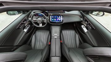 Mercedes-Benz_E300e_08