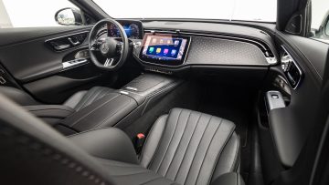 Mercedes-Benz_E300e_26