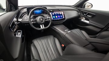 Mercedes-Benz_E300e_27