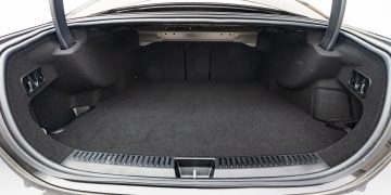 Mercedes-Benz_E300e_31