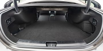 Mercedes-Benz_E300e_33