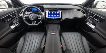Mercedes-Benz_E300e_34