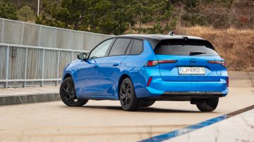 Opel_Astra_SportsTourer_12Turbo_8AT_GS_15
