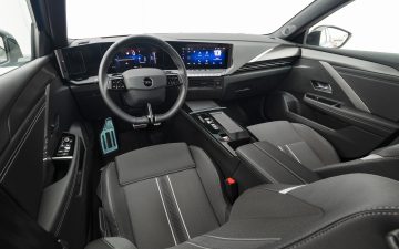 Opel_Astra_SportsTourer_12Turbo_8AT_GS_24