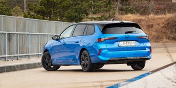 Opel_Astra_SportsTourer_12Turbo_8AT_GS_48