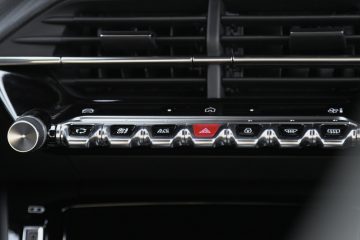 Peugeot 208 2024 (17)