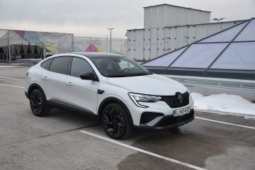 RENAULT MEGANE CONQUEST 01