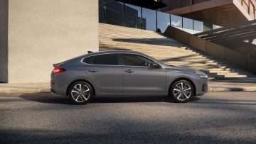 hyundai-i30-fastback-0324-03