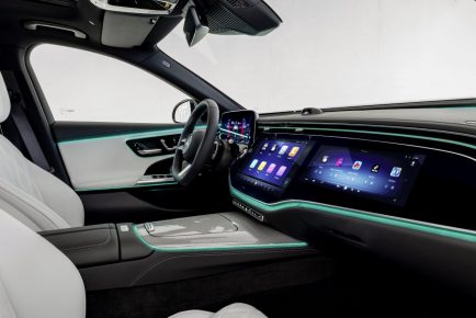 Mercedes-Benz_interior