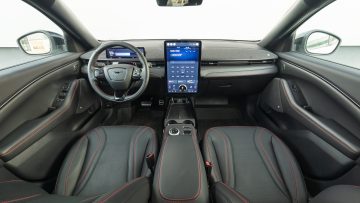 Ford_Mustang_Mach_E_4_X_Premium_09