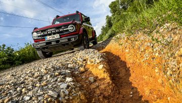 Ford Bronco SUV-17