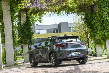 Lexus LBX hibrid hybrid-3
