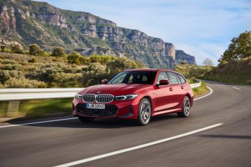 P90549645_highRes_the-new-bmw-330e-tou