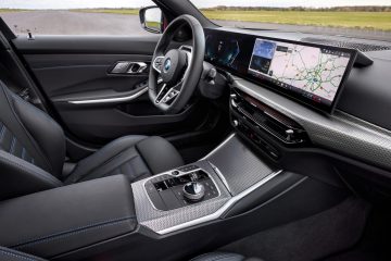 P90549668_highRes_the-new-bmw-330e-tou