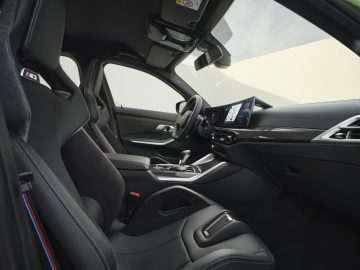 P90551018_highRes_the-new-bmw-m3-sedan