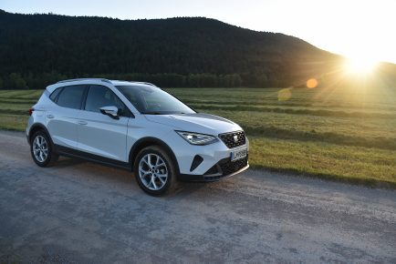 SEAT ARONA 08