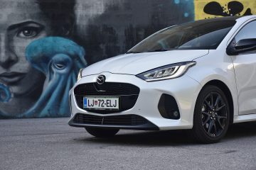 MAZDA 2 HYBRID 07