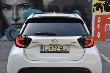 MAZDA 2 HYBRID 10