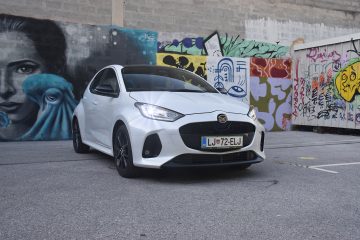 MAZDA 2 HYBRID 11