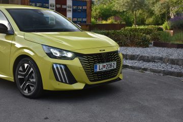 PEUGEOT 208 08