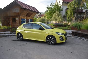 PEUGEOT 208 11