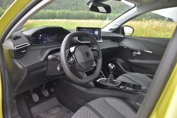 PEUGEOT 208 13