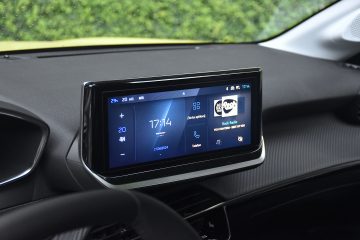 PEUGEOT 208 15