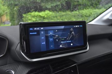 PEUGEOT 208 16