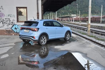 VW T-CROSS 03