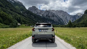 Dacia Duster 4x4 Hybrid SUV-15
