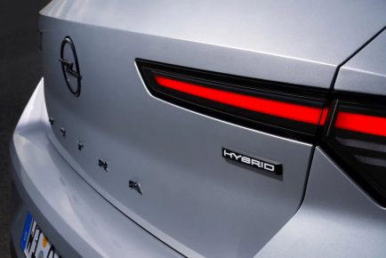 opel-astra-mhev.jpg
